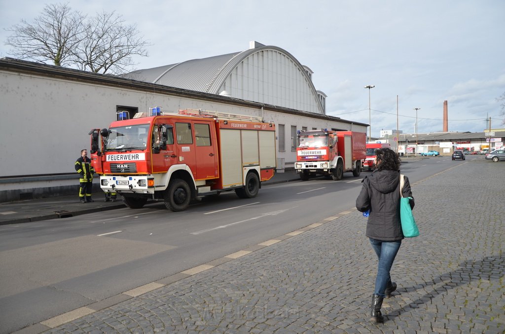 Feuer Koeln Grossmarkt alte abgebrannte Halle P02.JPG